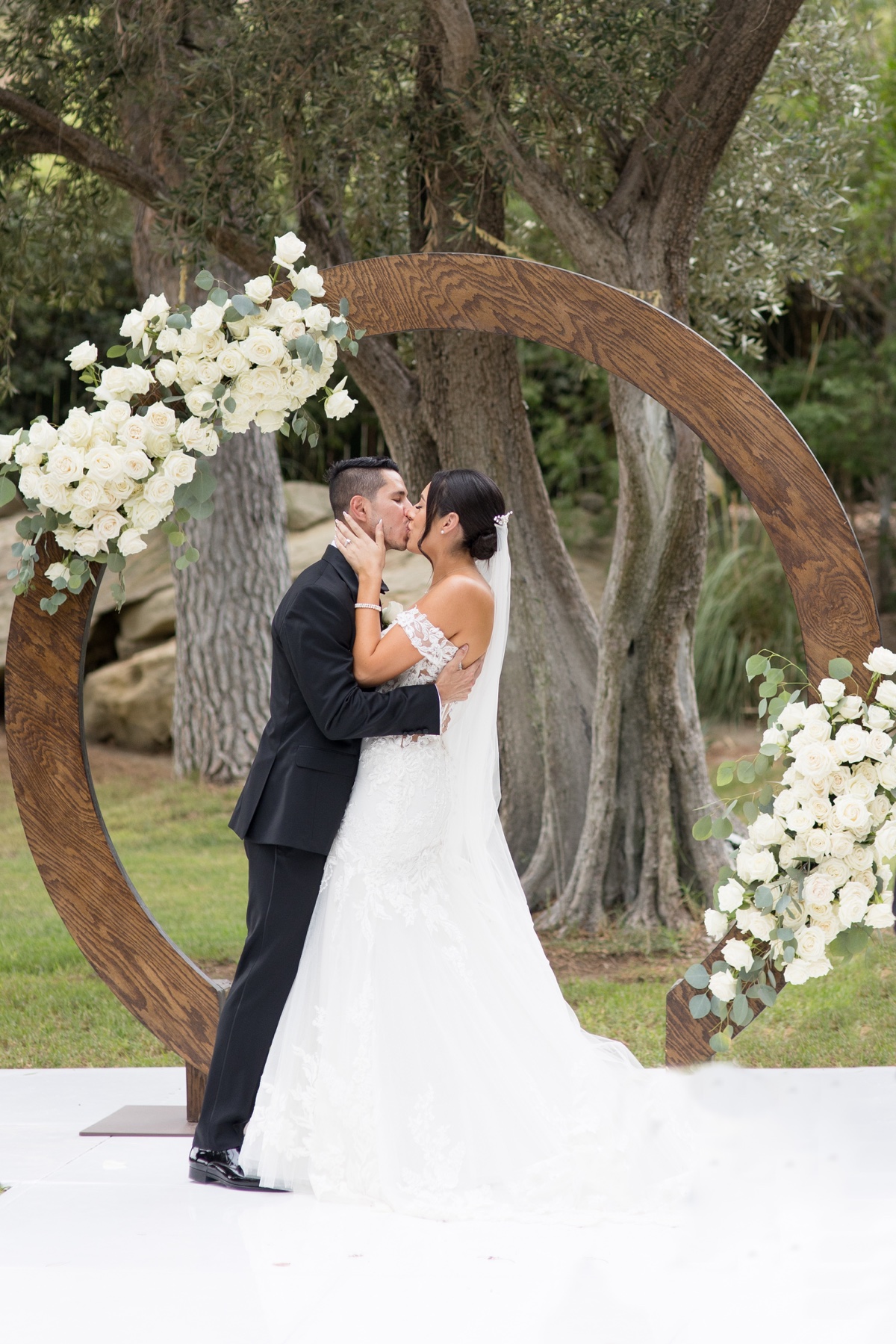 Hummingbird Nest Ranch Wedding ceremony