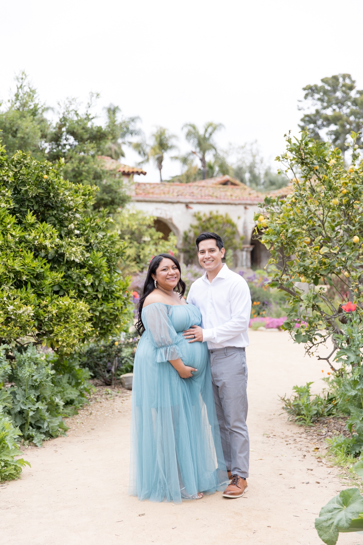 oc maternity photographer at mission san juan capistrano 